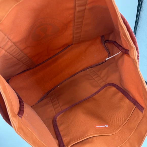 Lululemon Daily Multi-Pocket Canvas Tote 20L Burnt Orange - Picture 6 of 9